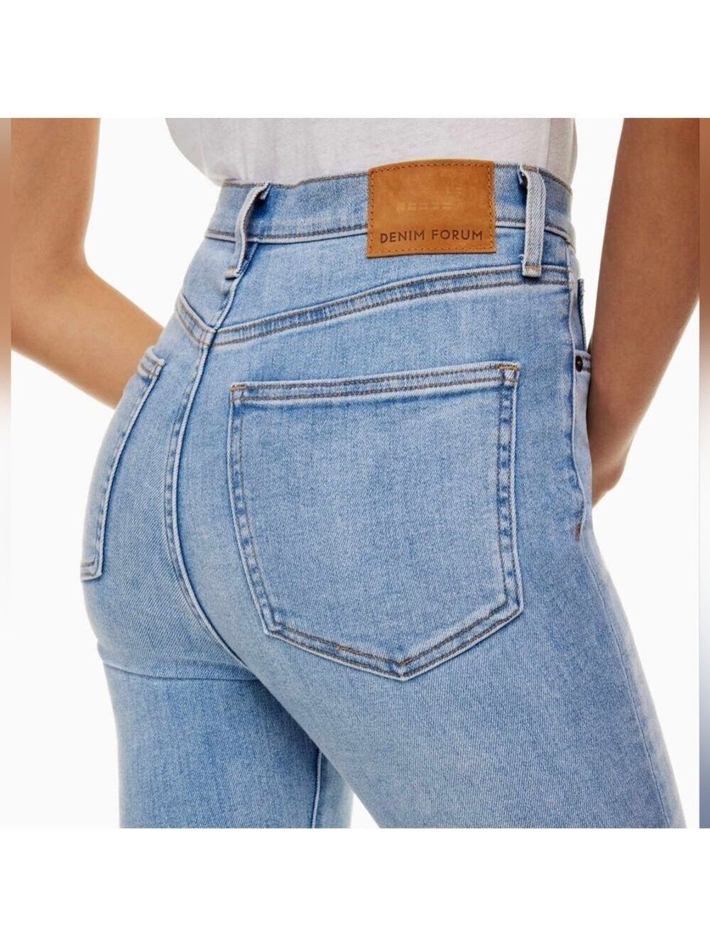 Denim Forum.The Lola High Rise Skinny Crop